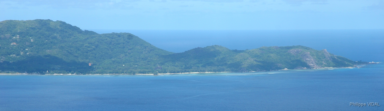 IMG_2325_rf_PRASLIN_DE GLACIS NOIR_LA DIGUE_SOURCE D'ARGENT.jpg